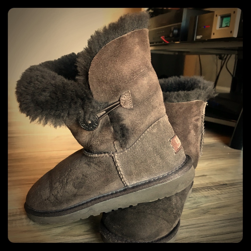 Size 4 UGGs